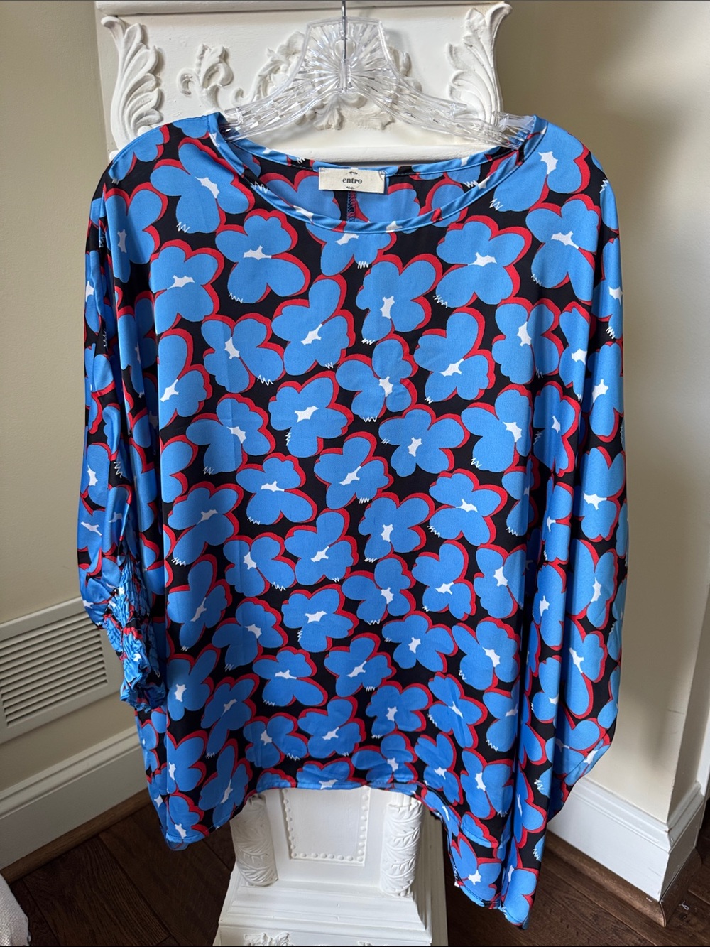 entro Blue Floral Print Long-Sleeve Top with Red Accents